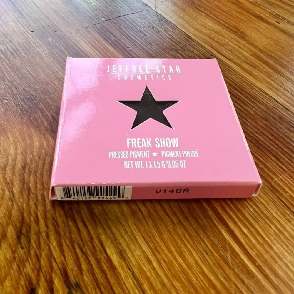 FREAK SHOW New Jeffree Star Artistry Singe Eyeshadow Pressed Pigment Brown Gray